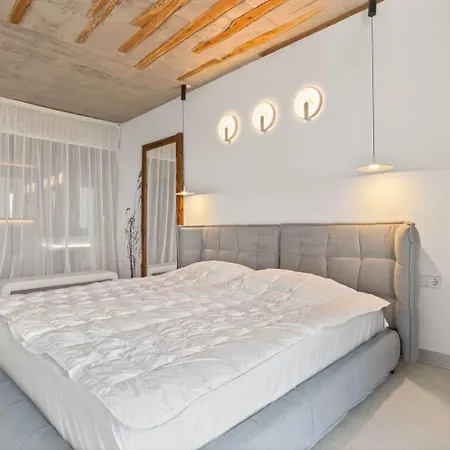 Design Lux Apartment Beauty In Bamboo Garden,No Shoes Allowed Inside Apartment