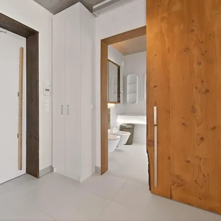 Design Lux Apartment Beauty In Bamboo Garden,No Shoes Allowed Inside Apartment *
